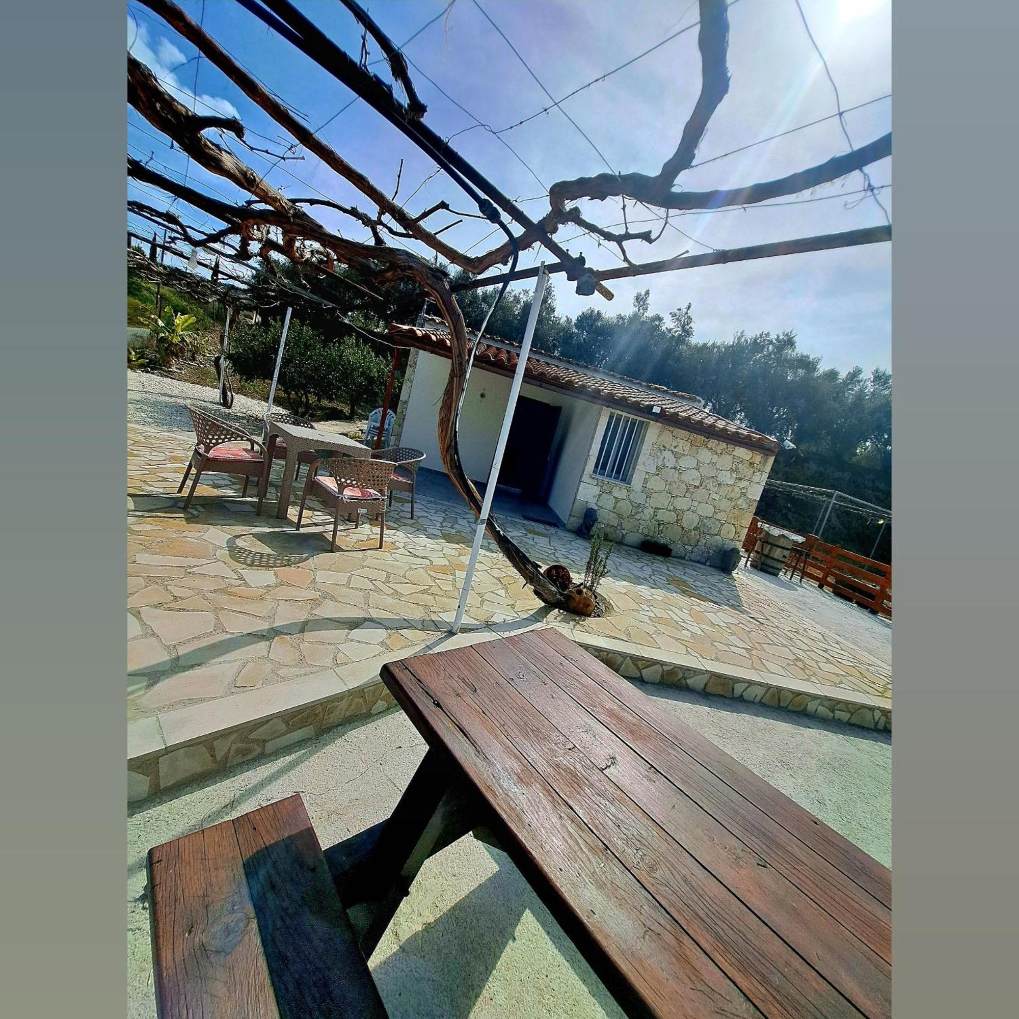 Andria Villa Peristerona  Luaran gambar