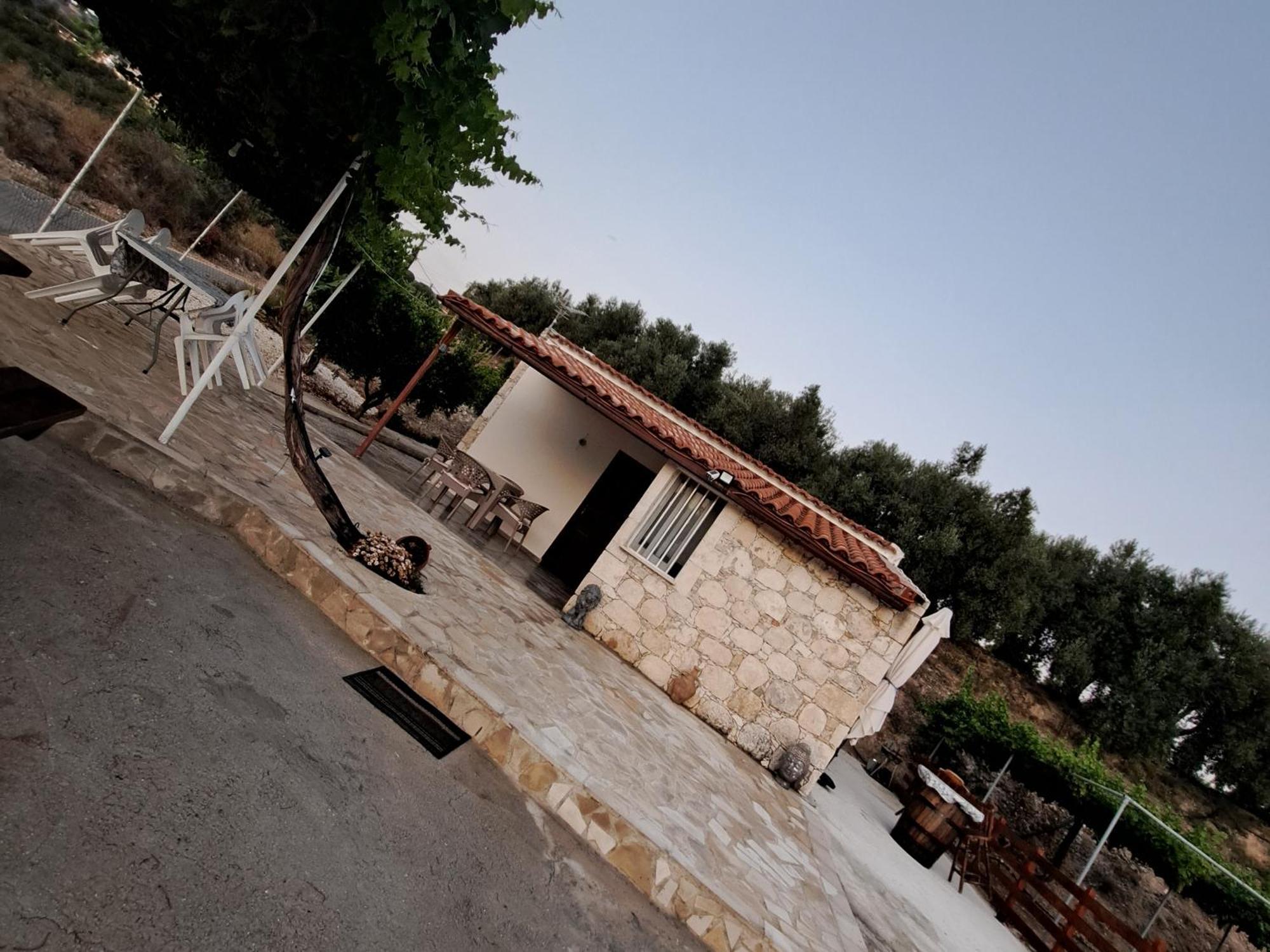 Andria Villa Peristerona  Luaran gambar