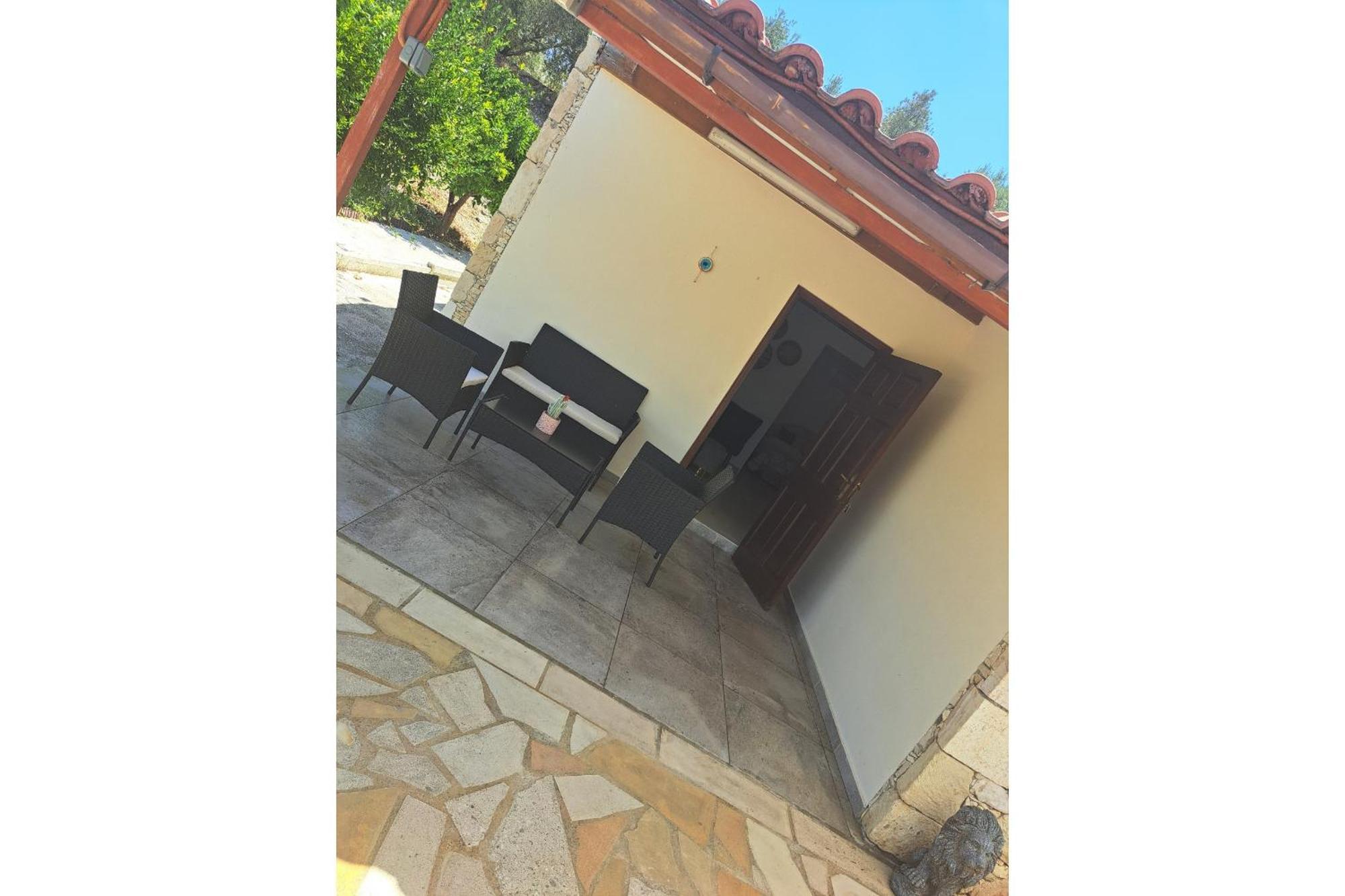 Andria Villa Peristerona  Luaran gambar
