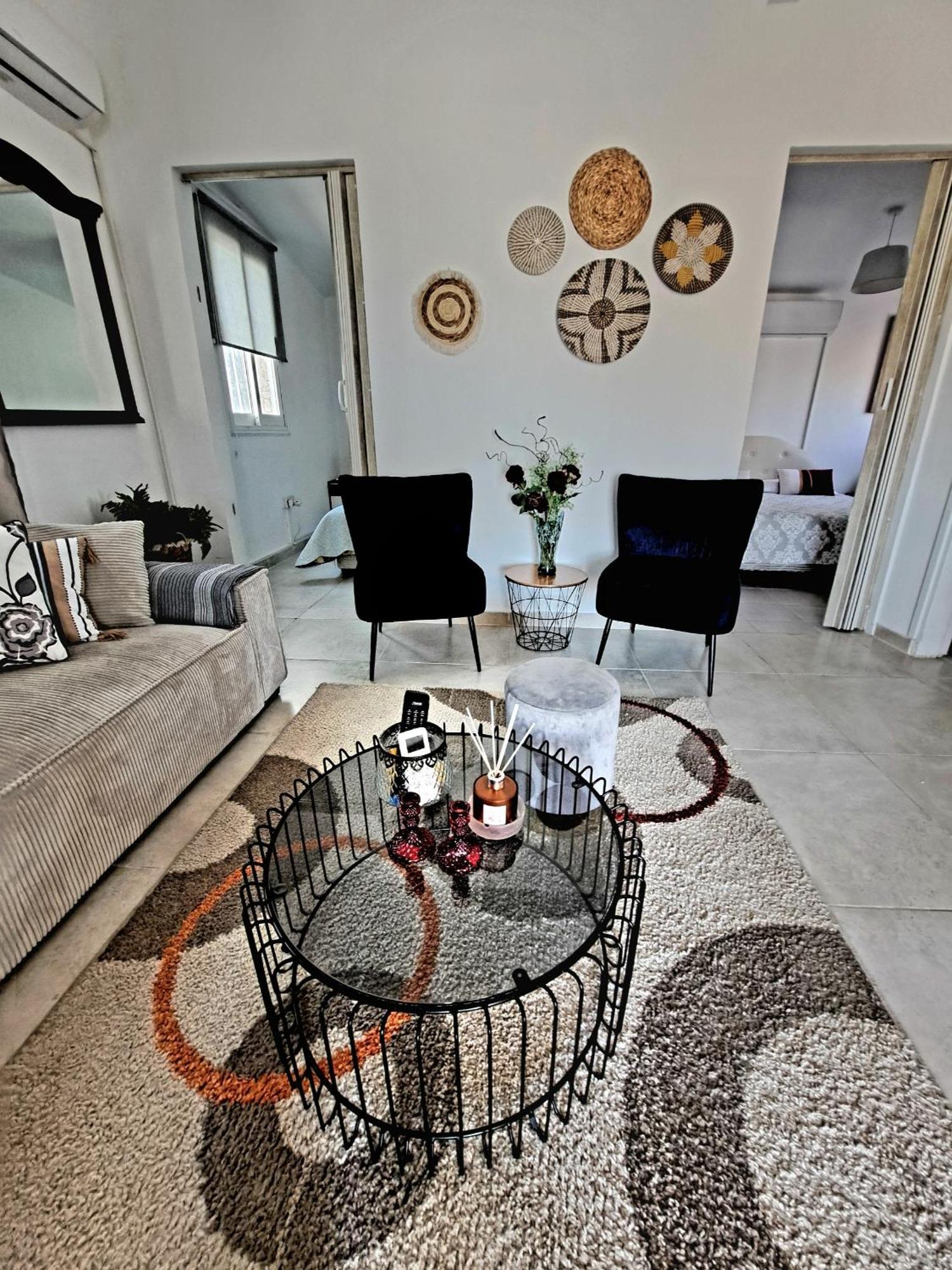 Andria Villa Peristerona  Luaran gambar